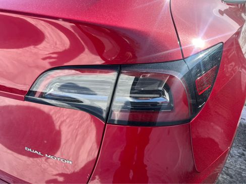 Used 2022 Tesla Model Y Long Range image 10