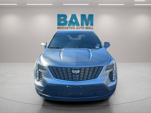 Used 2023 Cadillac XT4 Luxury w/ Cold Weather Package image 2