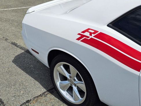 Used 2014 Dodge Challenger R/T image 17