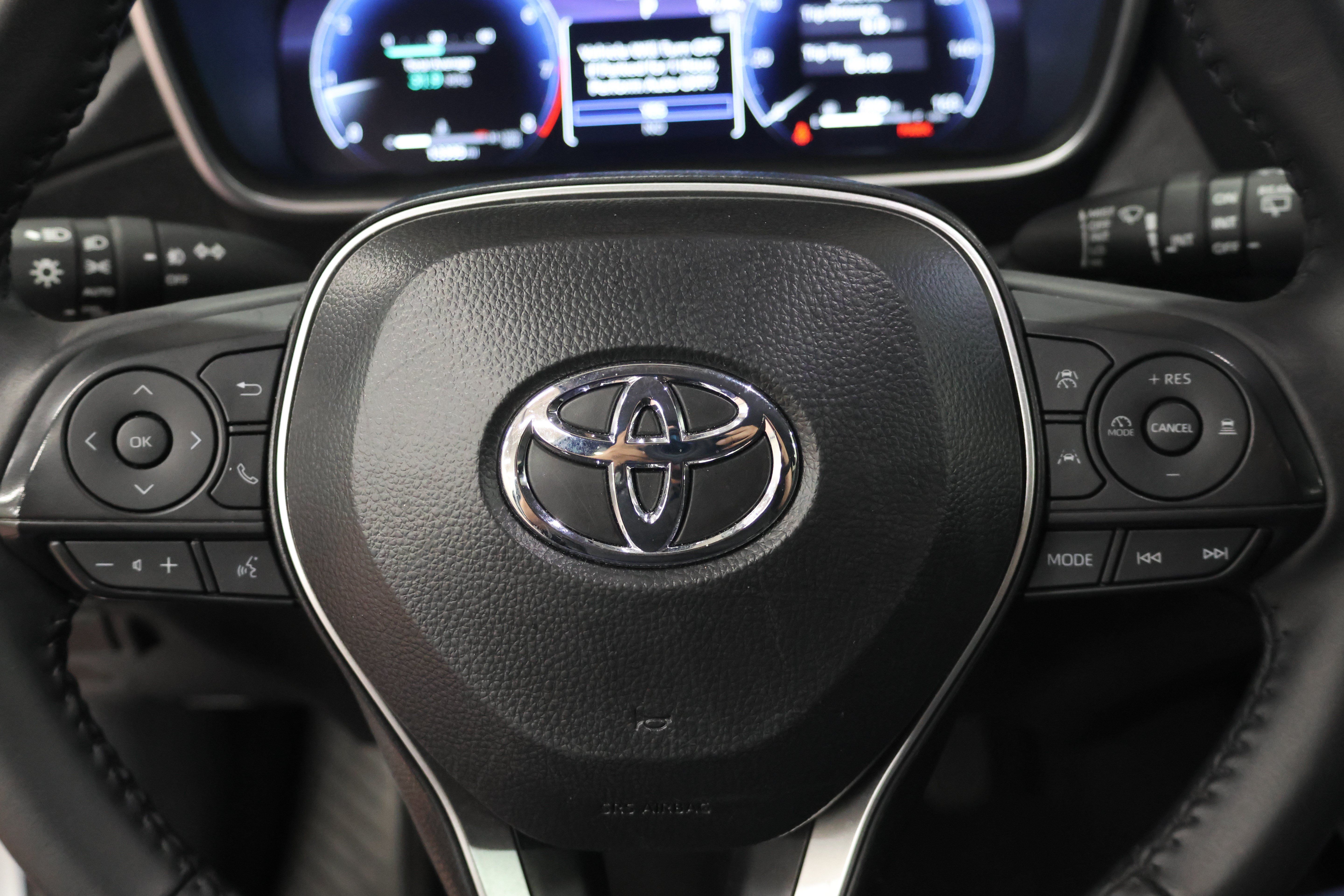 Certified 2026 Toyota Corolla Cross XLE FWD image 25