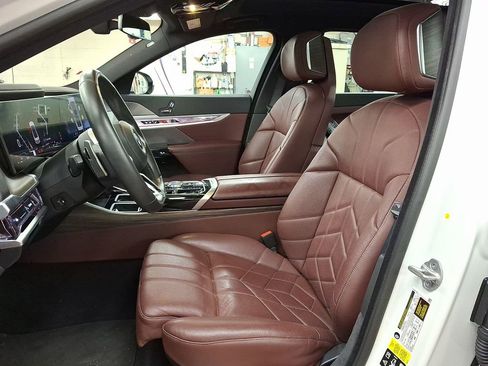 Certified 2023 BMW 760i xDrive image 10