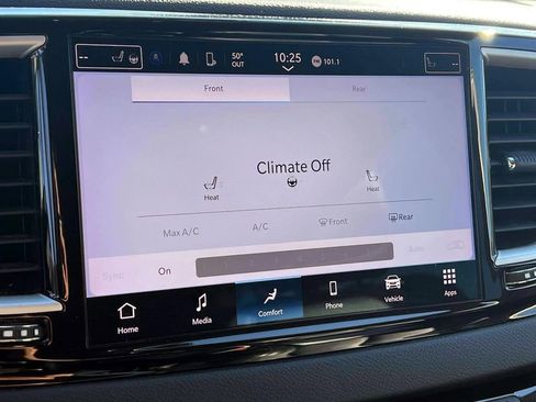 Used 2023 Chrysler Pacifica Touring-L image 33