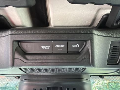 Used 2024 Jeep Wrangler Willys image 21