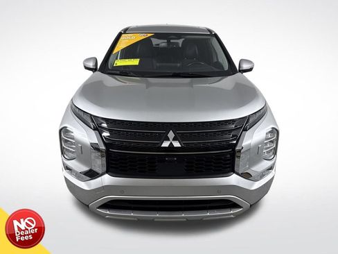 Used 2022 Mitsubishi Outlander SE image 8