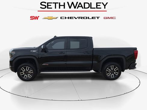 Used 2024 GMC Sierra 1500 AT4 w/ Technology Package AWD/4WD image 4