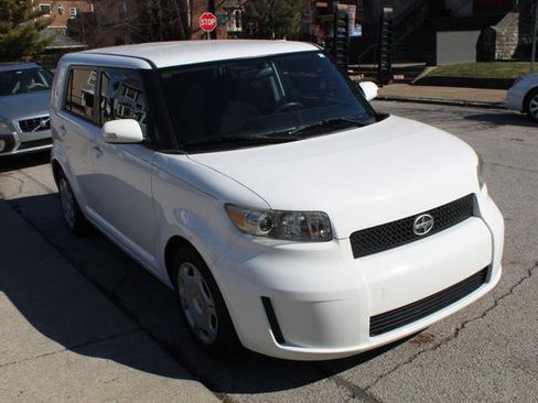 Used 2009 Scion xB image 3