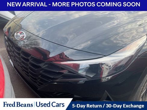 Used 2023 Hyundai Elantra SEL image 2