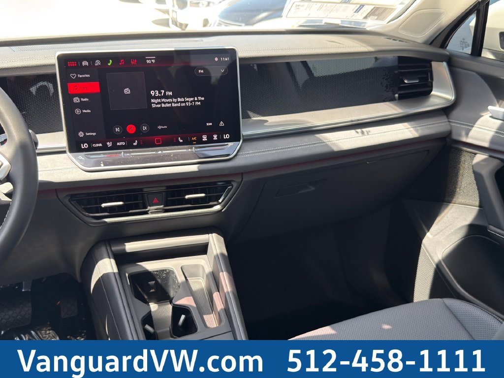 New 2026 Volkswagen Tiguan SE FWD image 26