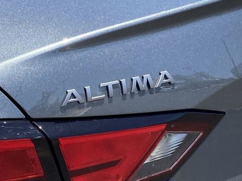 Used 2025 Nissan Altima 2.5 SV FWD image 26