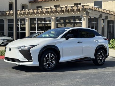 Used 2025 Lexus RZ 300e FWD image 4