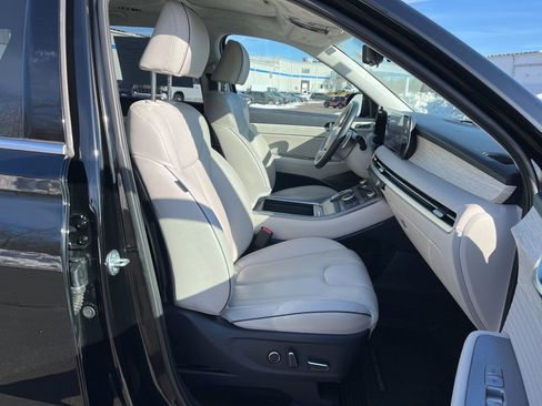 Used 2023 Hyundai Palisade Calligraphy image 16