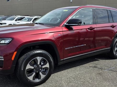 Used 2023 Jeep Grand Cherokee 4WD 4xe w/ Luxury Tech Group II image 3
