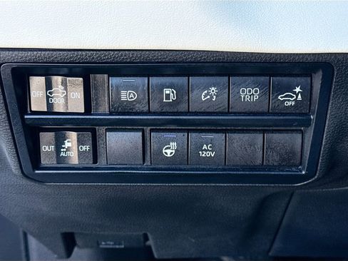 Used 2023 Toyota Tundra Capstone AWD/4WD image 11