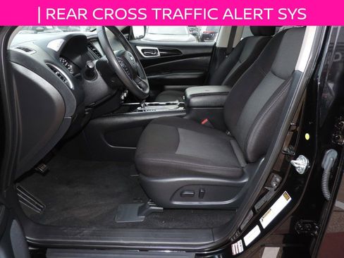 Used 2020 Nissan Pathfinder SV image 13