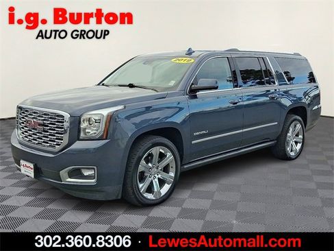 Used 2019 GMC Yukon XL Denali w/ Denali Ultimate Package image 3