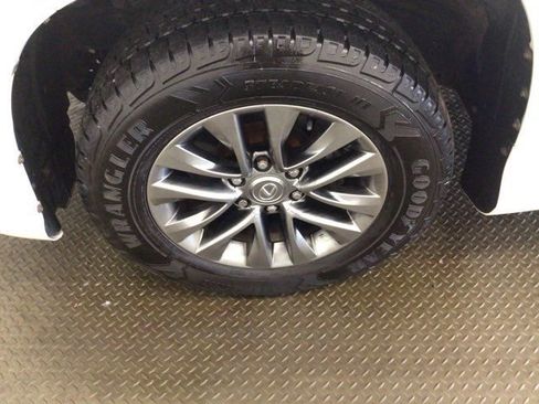 Used 2015 Lexus GX 460 Luxury AWD/4WD image 26