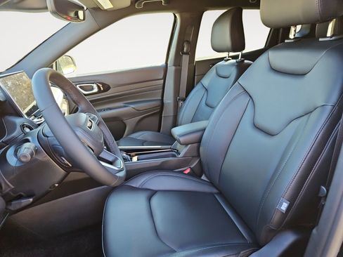 New 2026 Jeep Compass Limited image 9