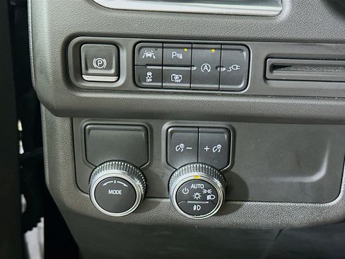 Used 2022 GMC Yukon SLT w/ SLT Luxury Package RWD image 17