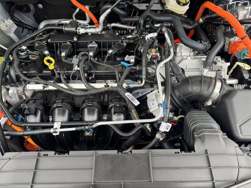 New 2025 Ford Maverick XL image 22