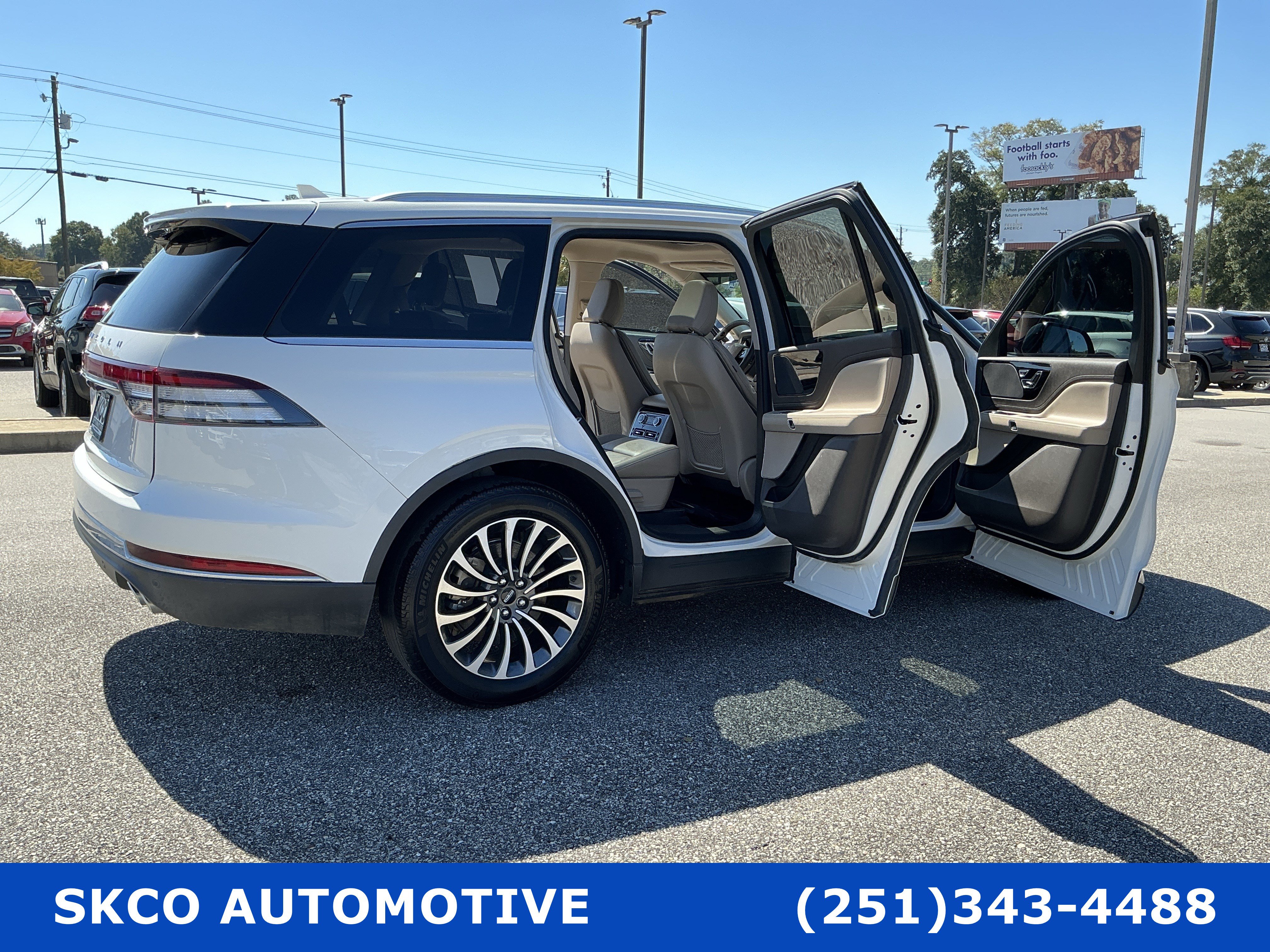 Used 2023 Lincoln Aviator 2WD w/ Premium Package image 34