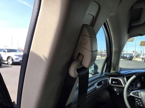 Used 2017 Ford Fusion SE image 31