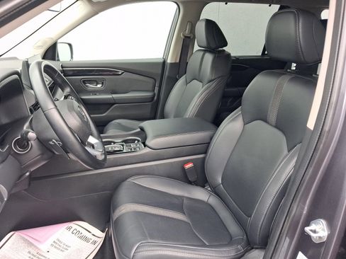 Used 2023 Honda Pilot Touring image 5
