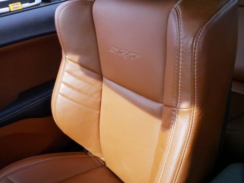 Used 2015 Dodge Challenger SRT RWD image 35