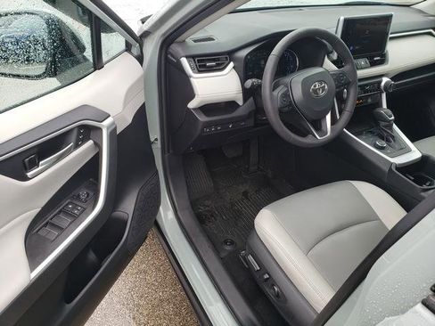 Used 2023 Toyota RAV4 XLE Premium image 12