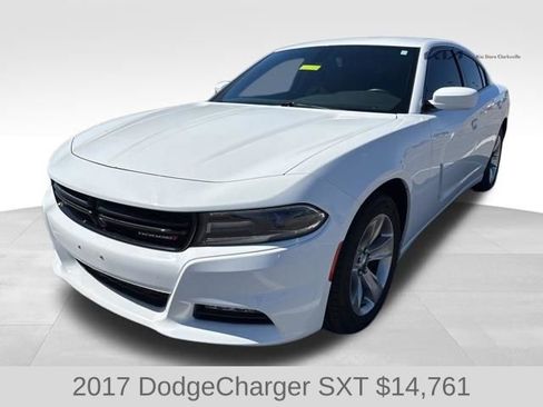 Used 2017 Dodge Charger SXT w/ Navigation & Travel Group RWD image 4