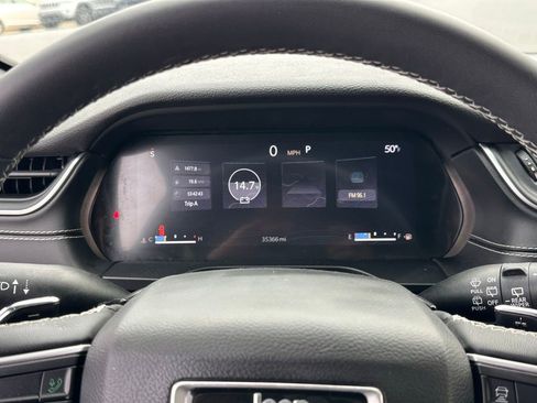 Used 2023 Jeep Grand Cherokee Altitude image 27