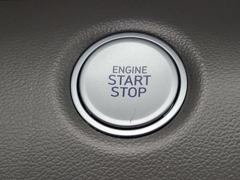 Used 2021 Hyundai Elantra SEL FWD image 12