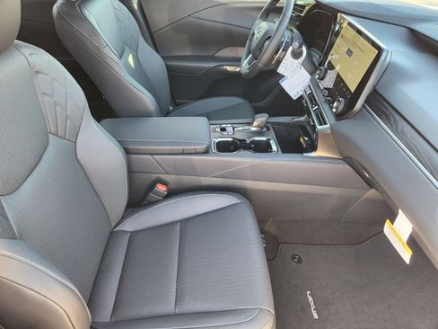 New 2026 Lexus RX 450h AWD image 11