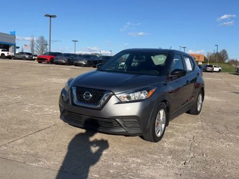 Used 2020 Nissan Kicks S FWD image 4