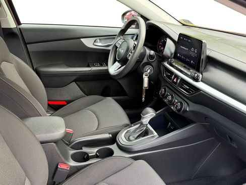 Certified 2022 Kia Forte LXS FWD image 8