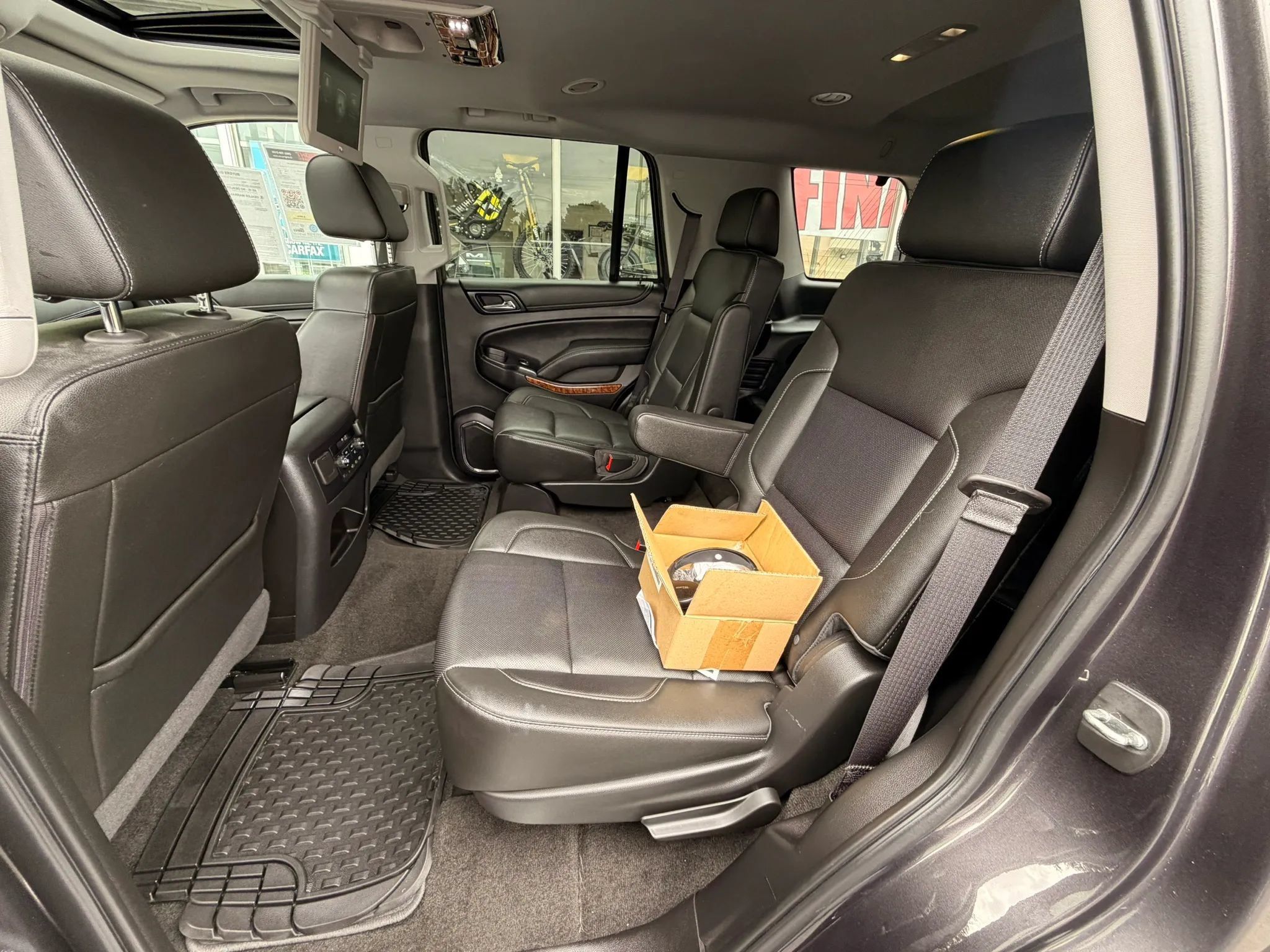 Used 2018 Chevrolet Tahoe Premier AWD/4WD image 13