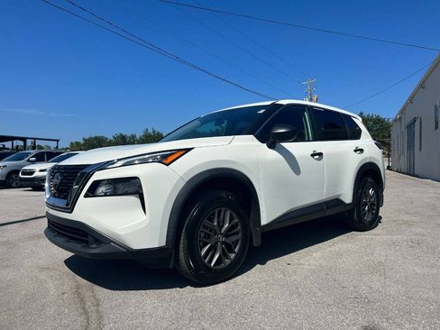 Used 2021 Nissan Rogue S FWD image 3
