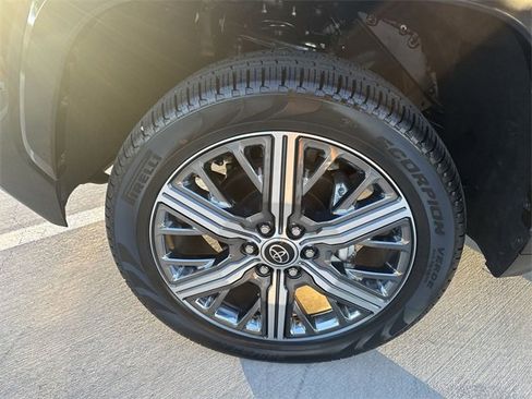 Used 2023 Toyota Tundra Capstone image 32