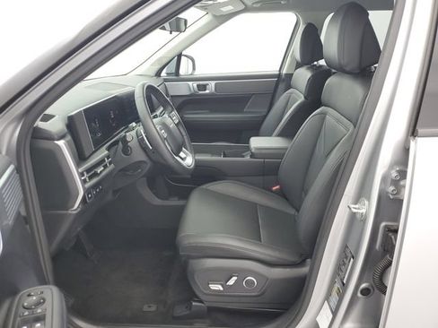 Used 2025 Hyundai Santa Fe SEL FWD image 18