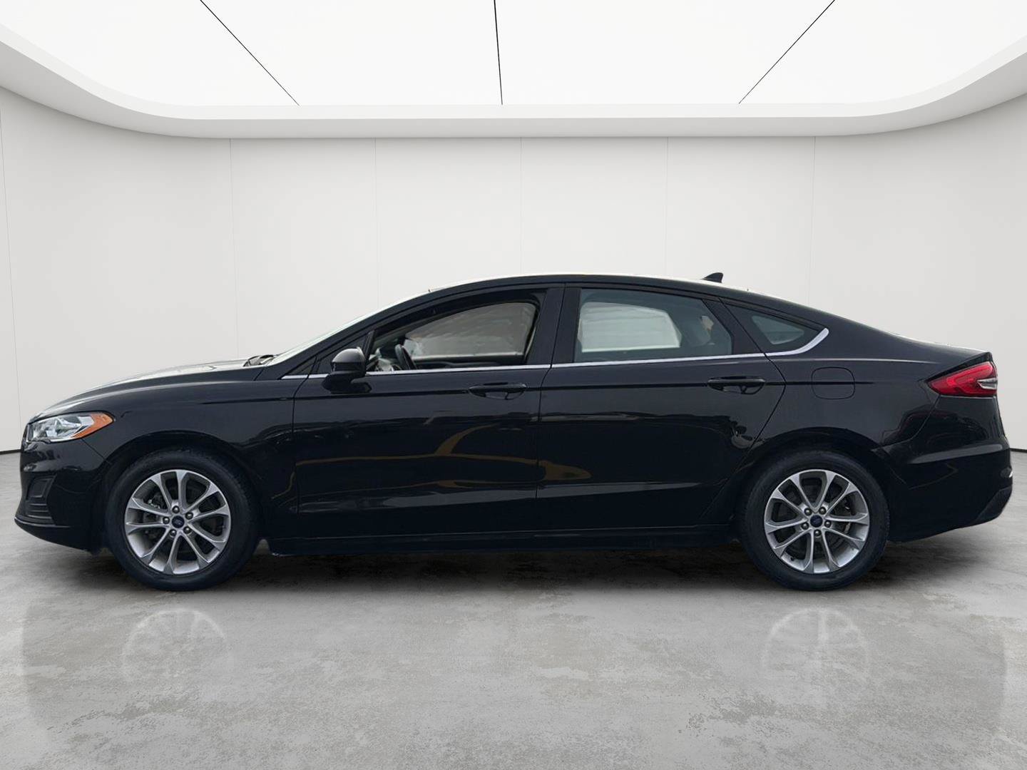 Used 2020 Ford Fusion SE FWD image 30