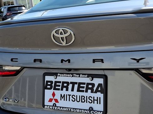 Used 2025 Toyota Camry SE FWD image 29