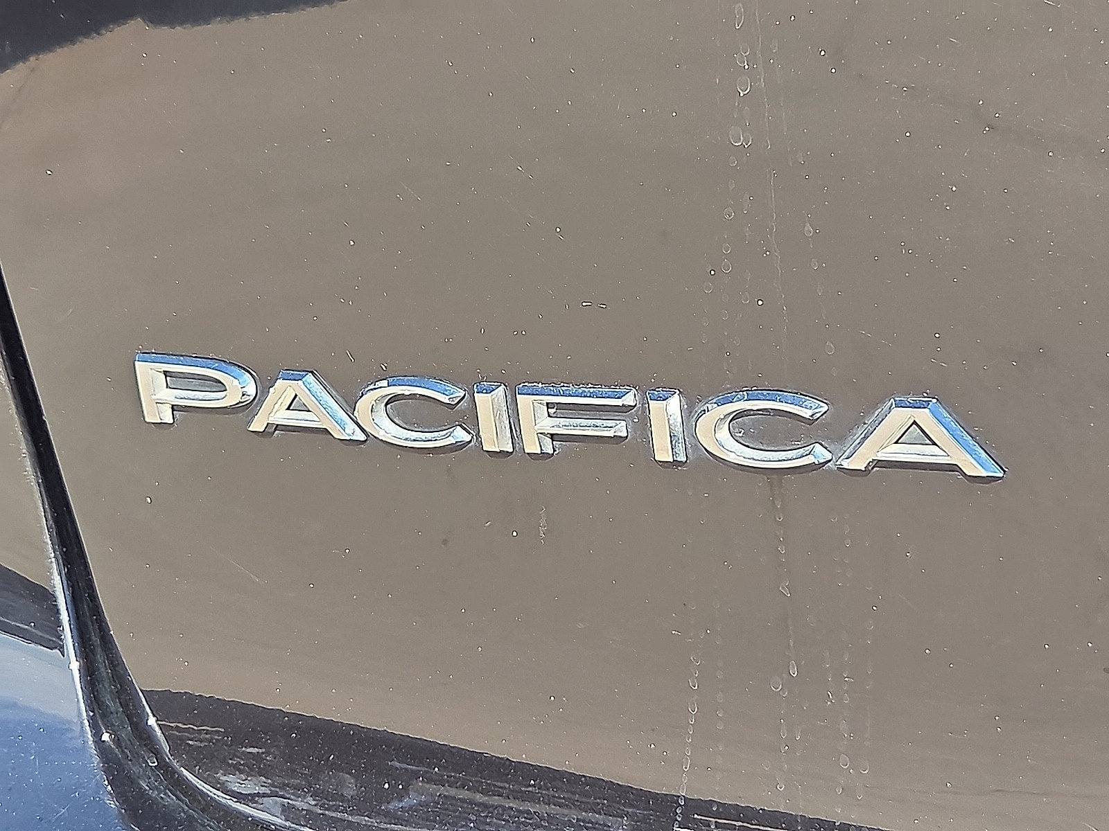 Used 2025 Chrysler Pacifica Select FWD image 9