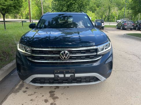 Used 2020 Volkswagen Atlas Cross Sport SE AWD/4WD image 2