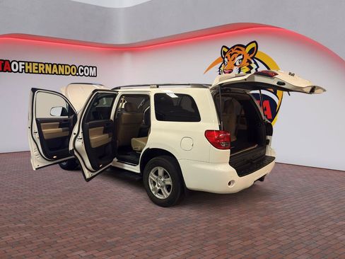 Used 2016 Toyota Sequoia SR5 w/ Premium Package AWD/4WD image 12