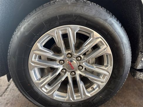 Used 2023 GMC Yukon SLT image 15