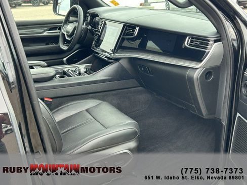 Used 2022 Jeep Wagoneer Series III w/ Convenience Group I AWD/4WD image 27