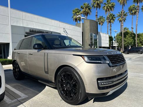 Used 2023 Land Rover Range Rover SE AWD/4WD image 2
