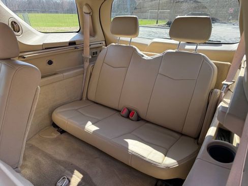 Used 2006 Cadillac SRX w/ Drivers Level One Package AWD/4WD image 16