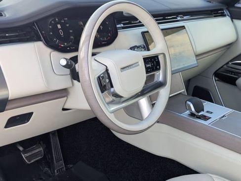 Used 2025 Land Rover Range Rover Long Wheelbase Autobiography image 7
