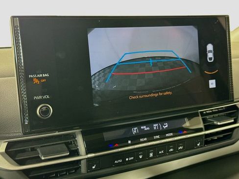 Used 2025 Toyota Sienna XLE AWD/4WD image 23
