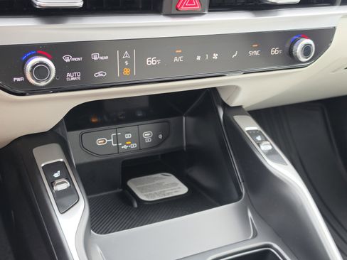 New 2026 Kia Sorento S FWD image 16